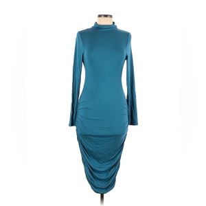 Venus
Size M Casual Turtleneck Dress